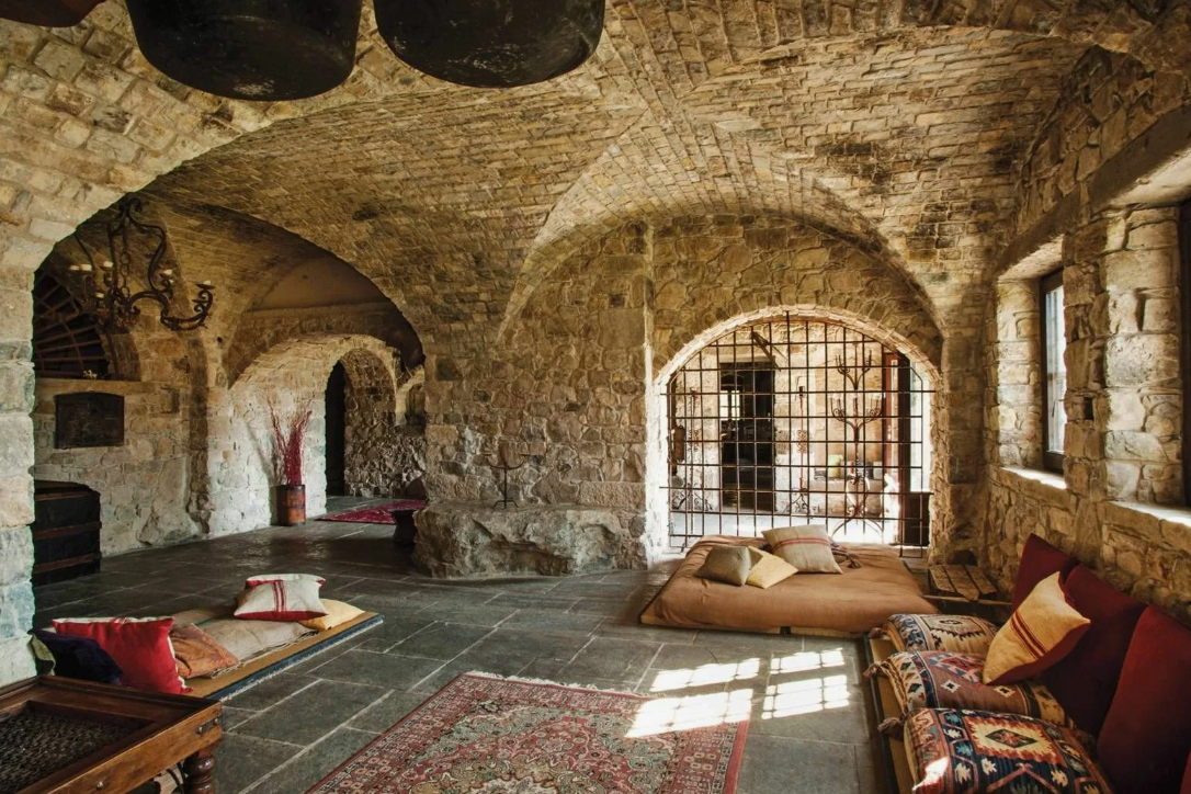 Почему отель в старинных стенах всегда манит туристов - тайны и атмосфера веков