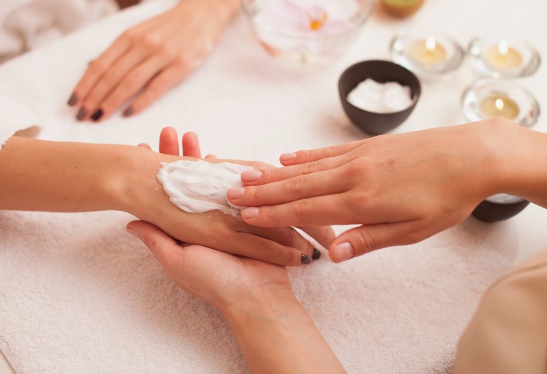 Уход за руками и ногами - как выбрать профессиональные средства
